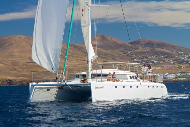 Charters privados exclusivos de catamaranes en Lanzarote y Fuerteventura